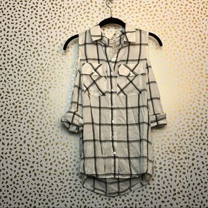 🌦August Mist🌦 Cold shoulder flannel top